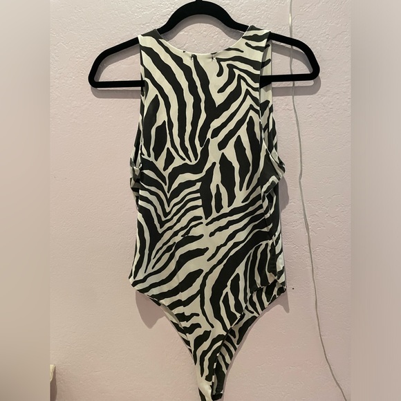 Boohoo zebra print body-suit - Picture 4 of 4